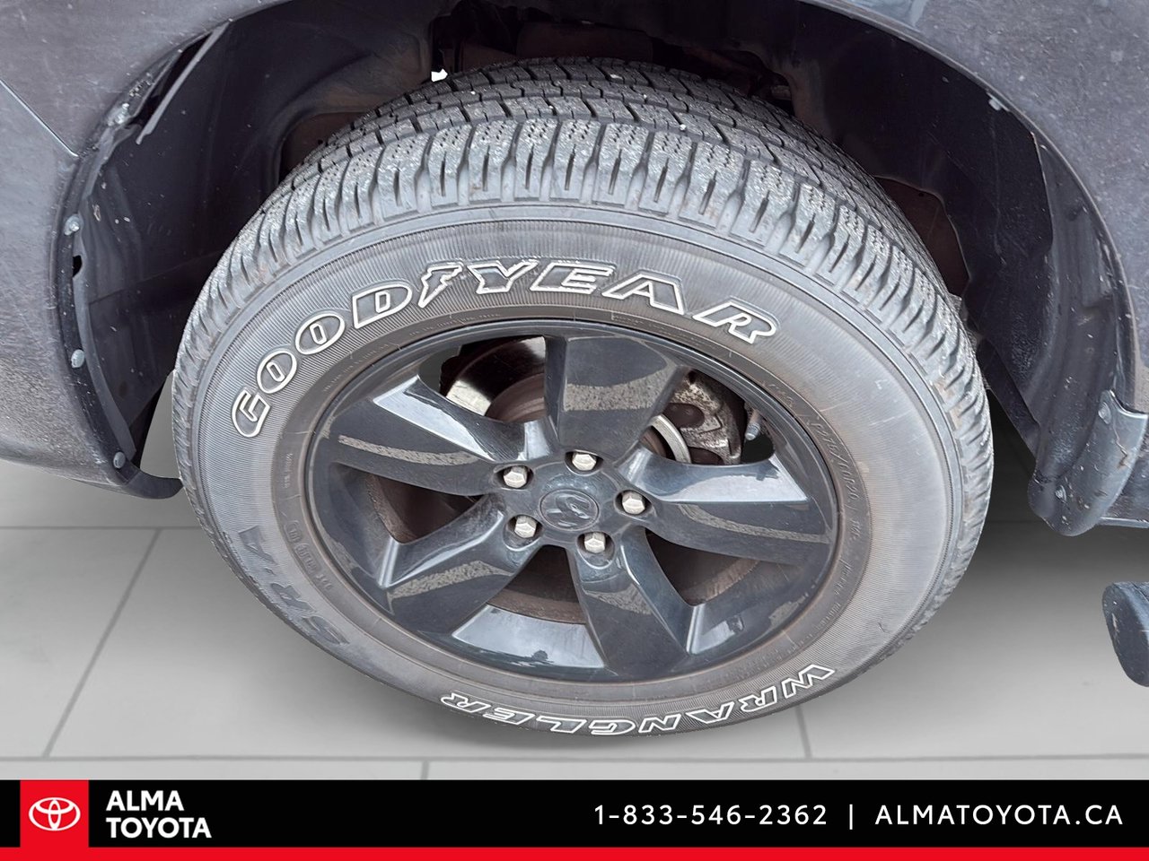 2023 Ram 1500 Classic EXPRESS V8 5.7L 4X4-8