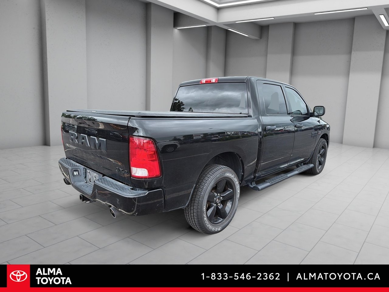 2023 Ram 1500 Classic EXPRESS V8 5.7L 4X4-4
