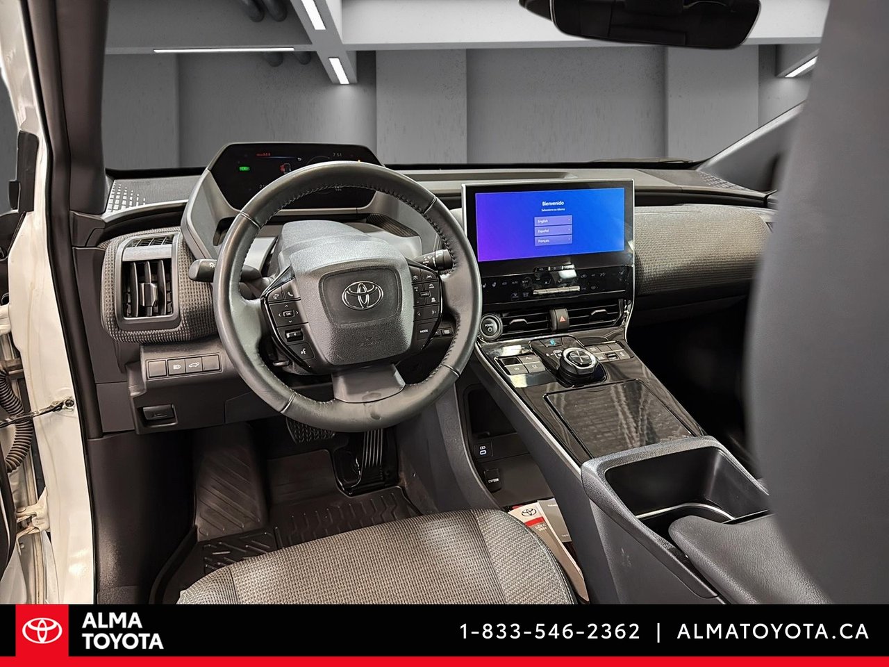 2024 Toyota bZ4X XLE AWD-12