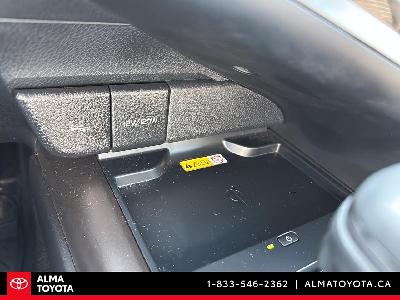 Toyota Camry SE UPGRADE 2024-24