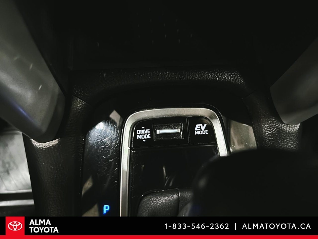 2023 Toyota Corolla Cross SE HYBRID-23