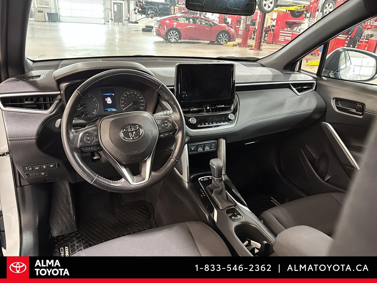 2023 Toyota Corolla Cross SE HYBRID-11