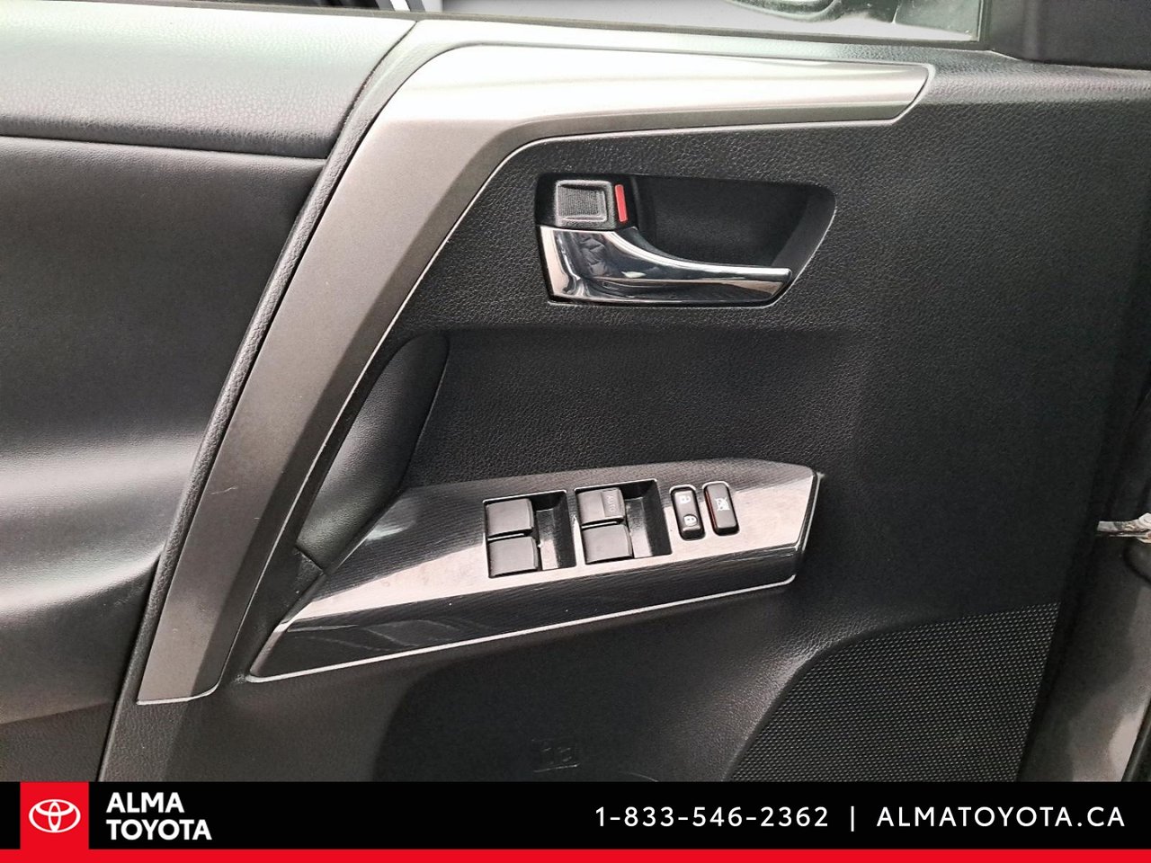 Toyota RAV4 SE AWD 2016-20