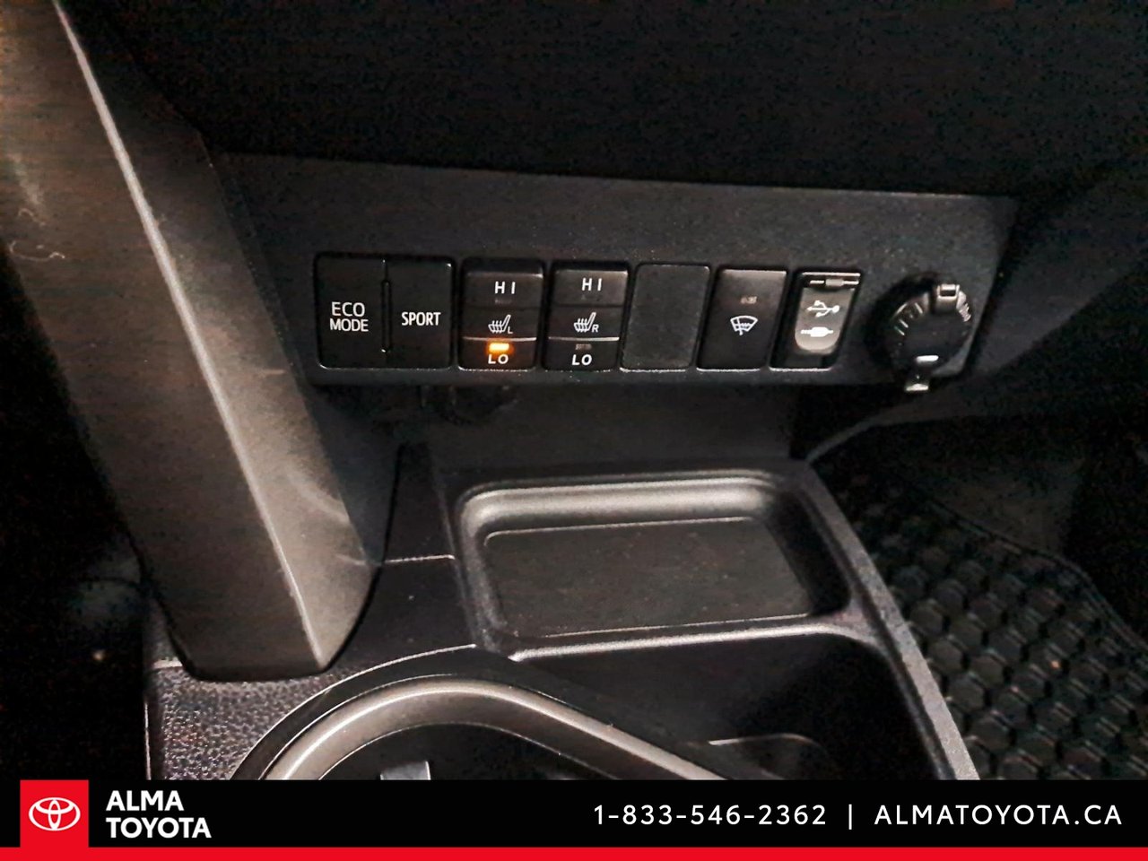 Toyota RAV4 SE AWD 2016-15