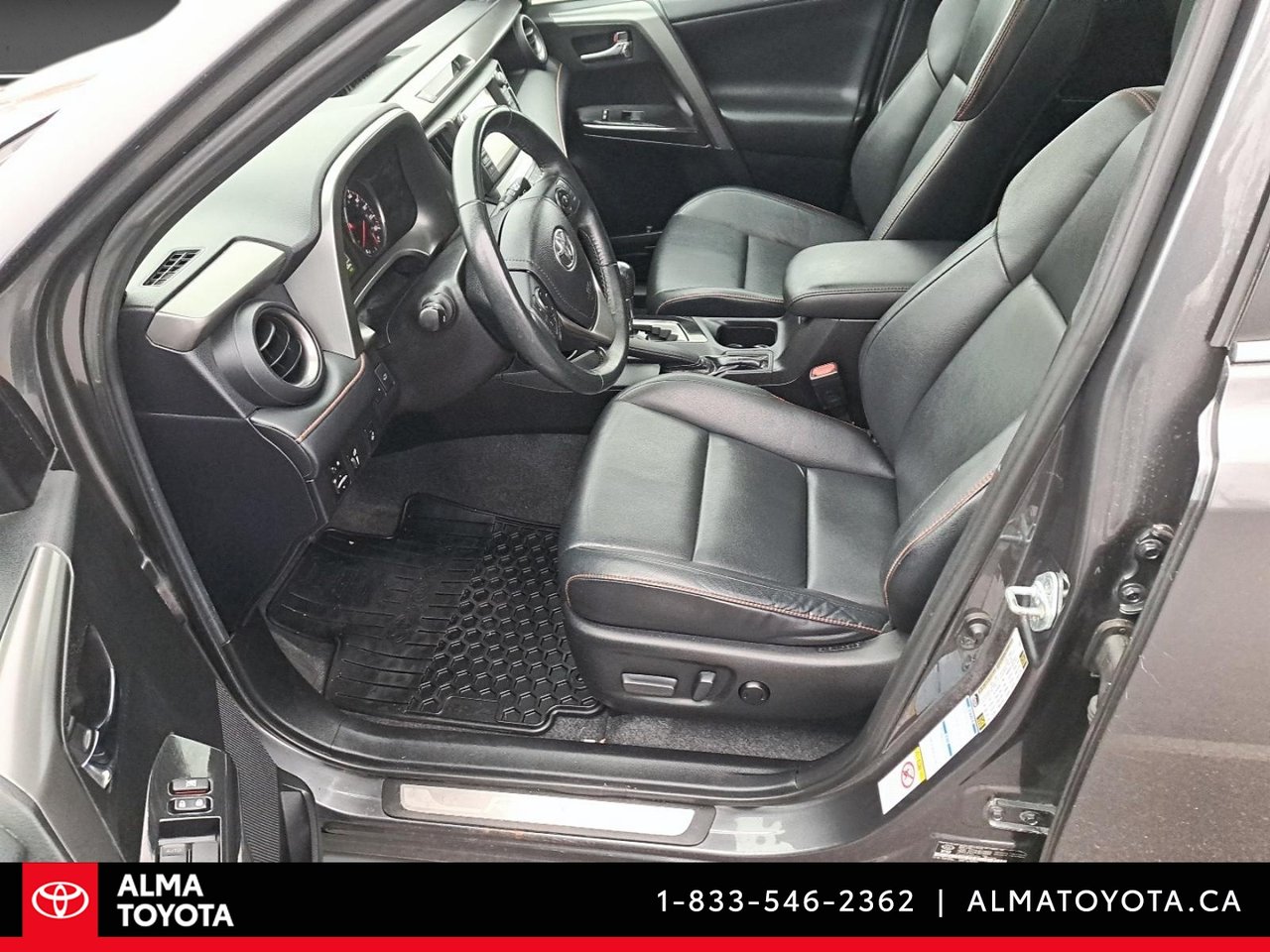 Toyota RAV4 SE AWD 2016-10
