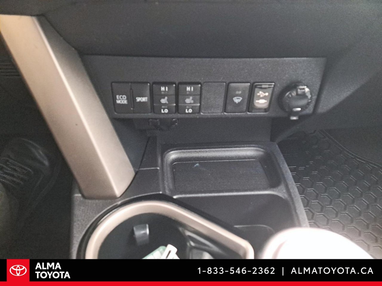 Toyota RAV4 LIMITED AWD 2018-15