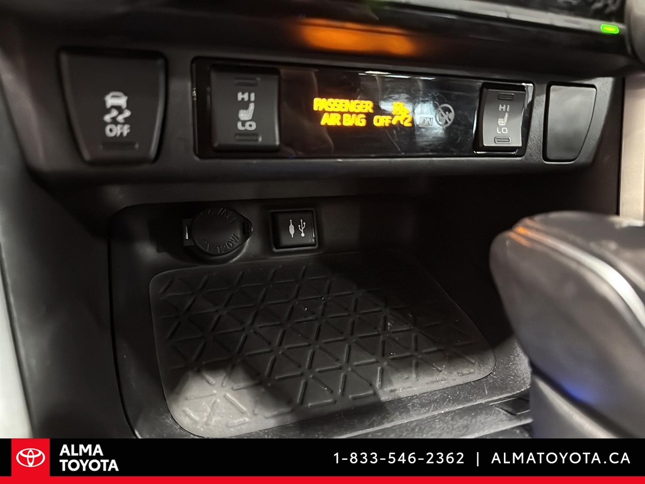 2019 Toyota RAV4 XLE PREMIUM-23