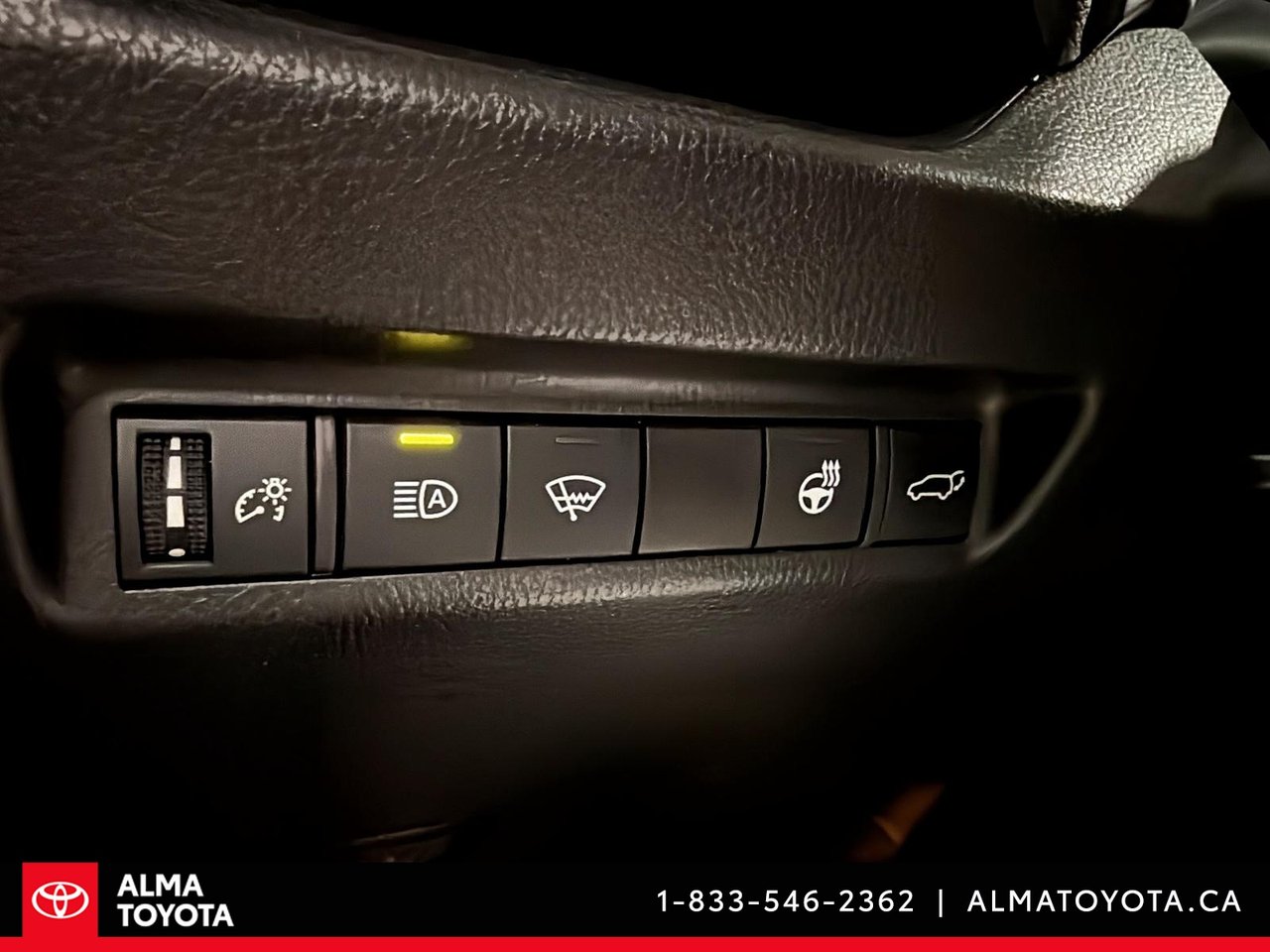 2019 Toyota RAV4 XLE PREMIUM-19