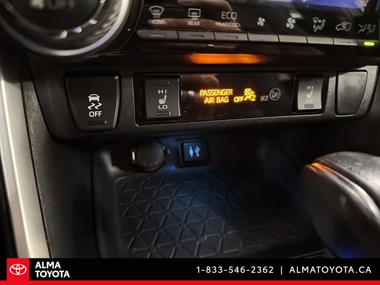 2019 Toyota RAV4 XSE HYBRID AWD-22