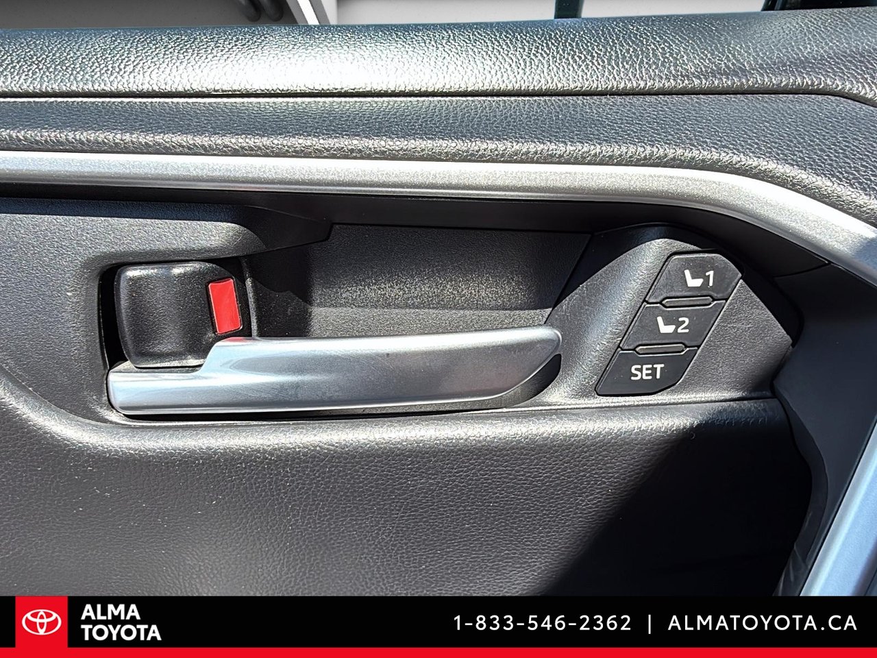 2023 Toyota RAV4 XLE PREMIUM AWD-17