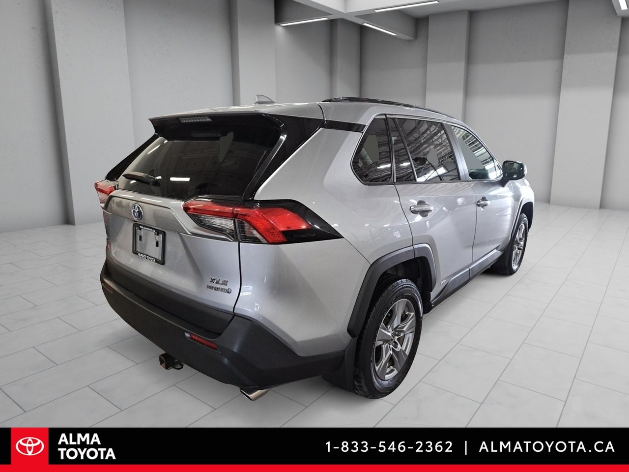 Toyota RAV4 XLE HYBRID AWD 2024-4