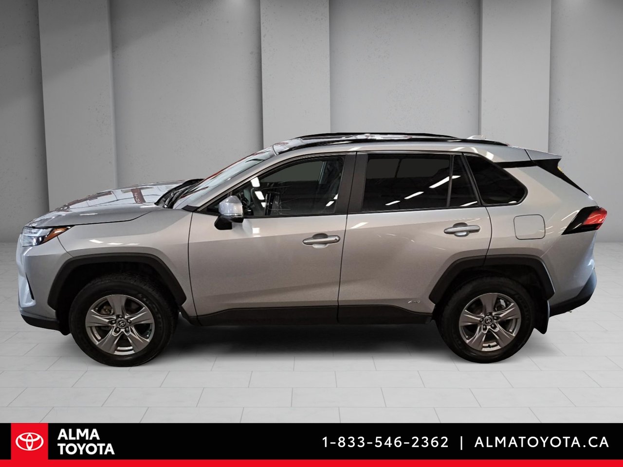 Toyota RAV4 XLE HYBRID AWD 2024-7