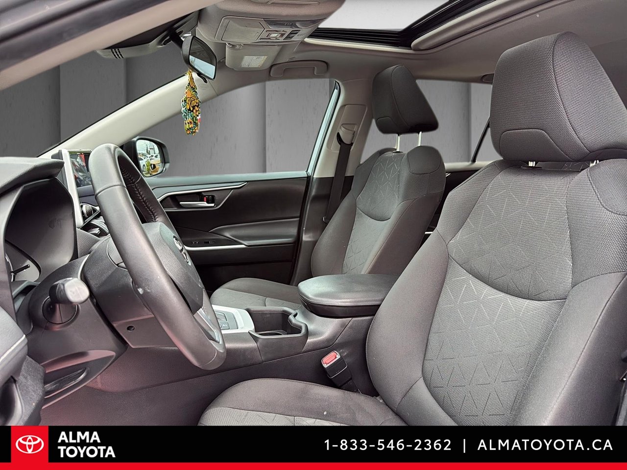 2024 Toyota RAV4 XLE HYBRID AWD-17