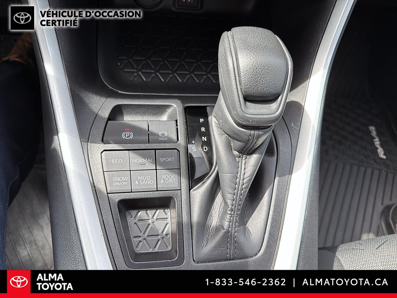 2025 Toyota RAV4 LE AWD-21
