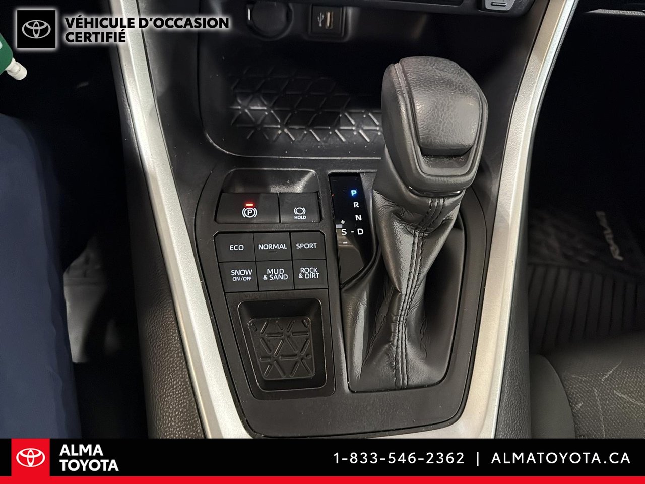 2025 Toyota RAV4 LE AWD-19