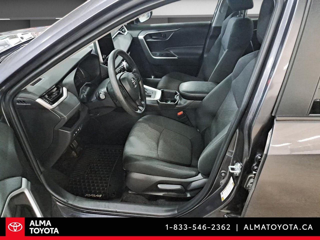 2025 Toyota RAV4 LE AWD-9
