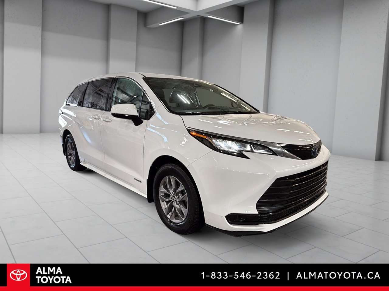 Toyota Sienna LE HYBRID 2021-2