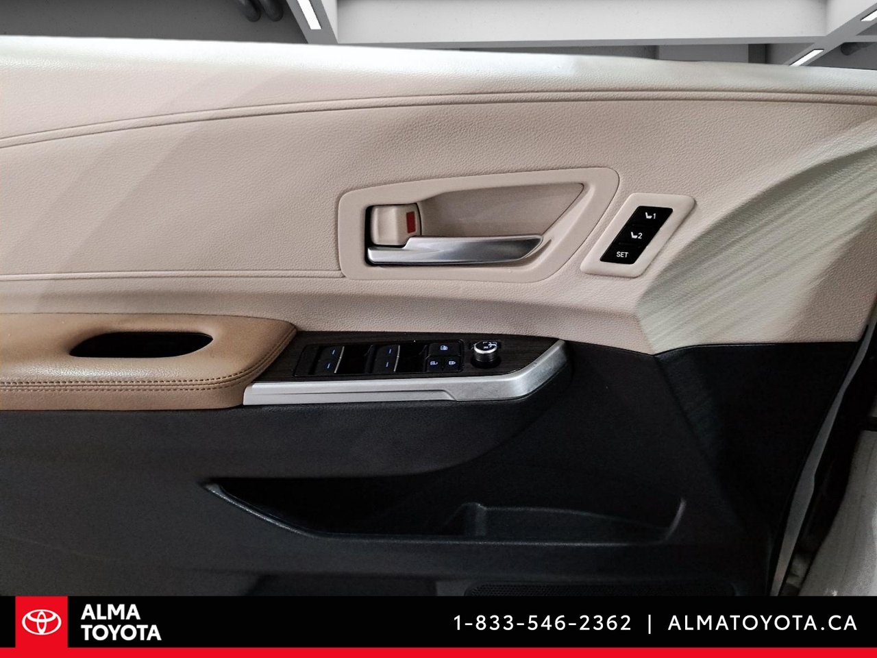 2021 Toyota Sienna LIMITED HYBRID AWD-23