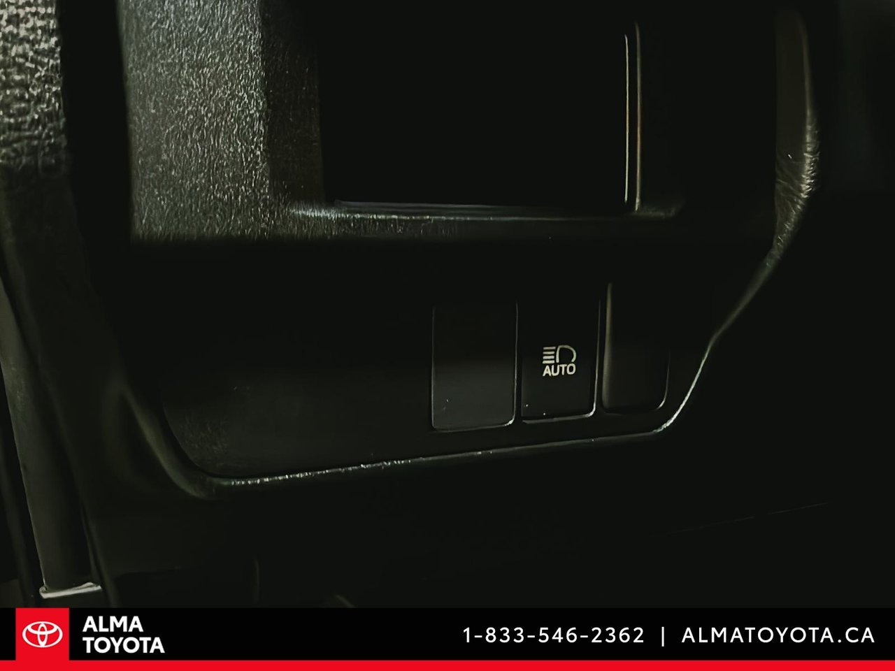 2018 Toyota Tacoma SR5 4X4-12