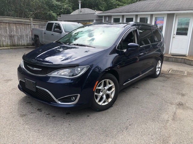  2017 Chrysler Pacifica Touring L Plus FWD   
