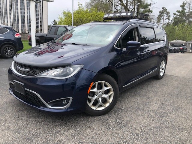 Blue 2017 Chrysler Pacifica Minivan Front-Wheel Drive Automatic