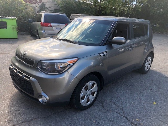 Gray 2016 Kia Soul Wagon Front-Wheel Drive