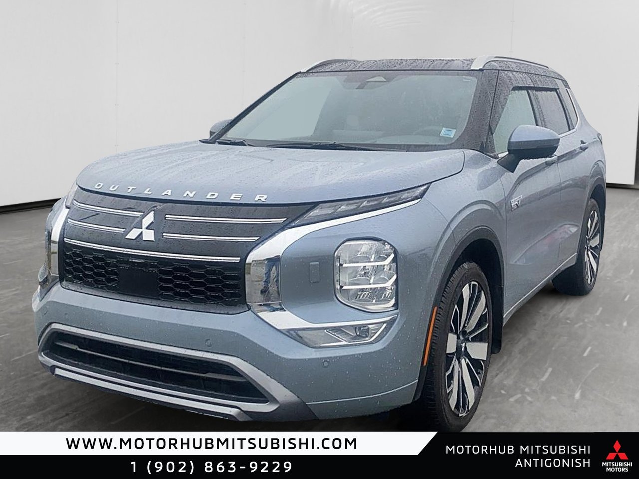 Gray (MOONSTONE GREY/BLACK ROOF) 2026 Mitsubishi Outlander Hybrid Plug-in SUV / Crossover  Automatic