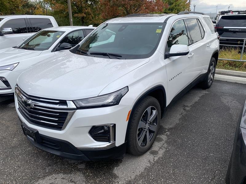 White (Iridescent Pearl Tricoat) 2023 Chevrolet Traverse SUV / Crossover Four-Wheel Drive Automatic