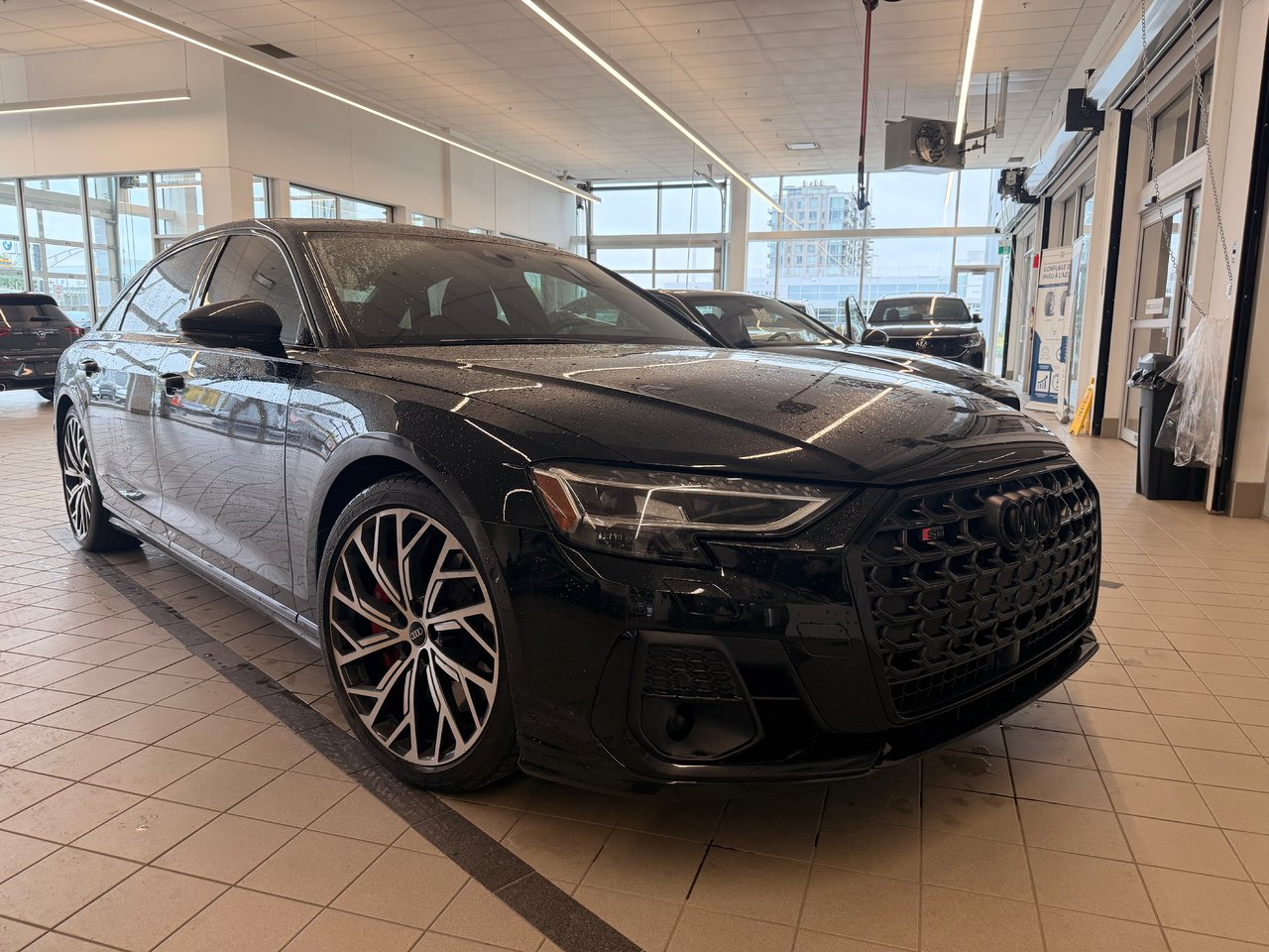 2022 Audi S8 4.0 TFSI quattro L