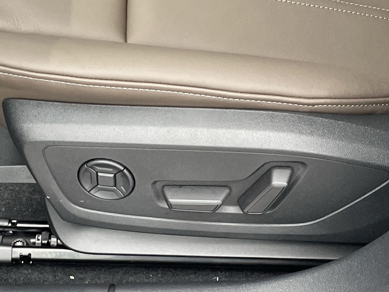 New 2023 Manhattan grey metallic Audi Komfort image 21