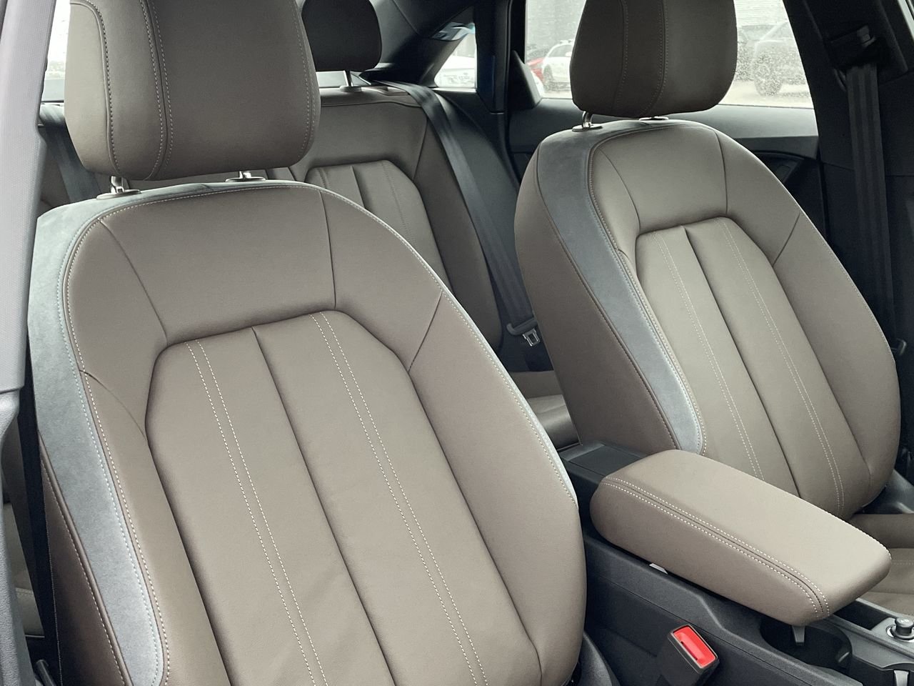 New 2023 Manhattan grey metallic Audi Komfort image 32