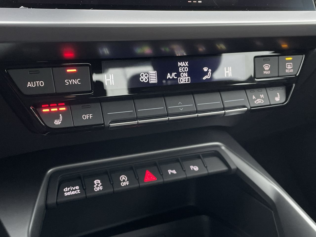 New 2023 Manhattan grey metallic Audi Komfort image 27