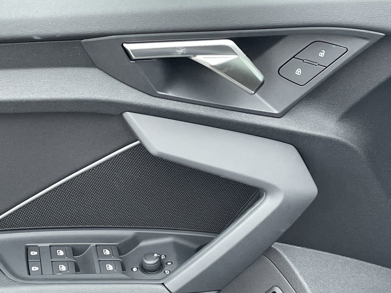 New 2023 Manhattan grey metallic Audi Komfort image 22