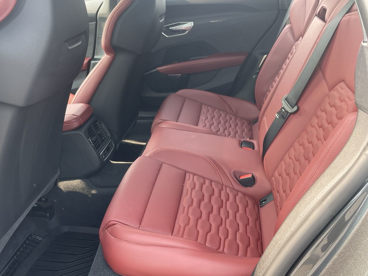 Certified Used 2022 Daytona Grey Pearl Effect Audi GT Quattro image 30