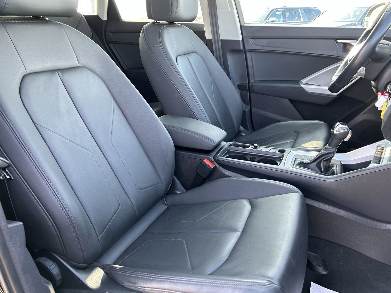 Used 2021 Mythos Black MET Audi Komfort image 32