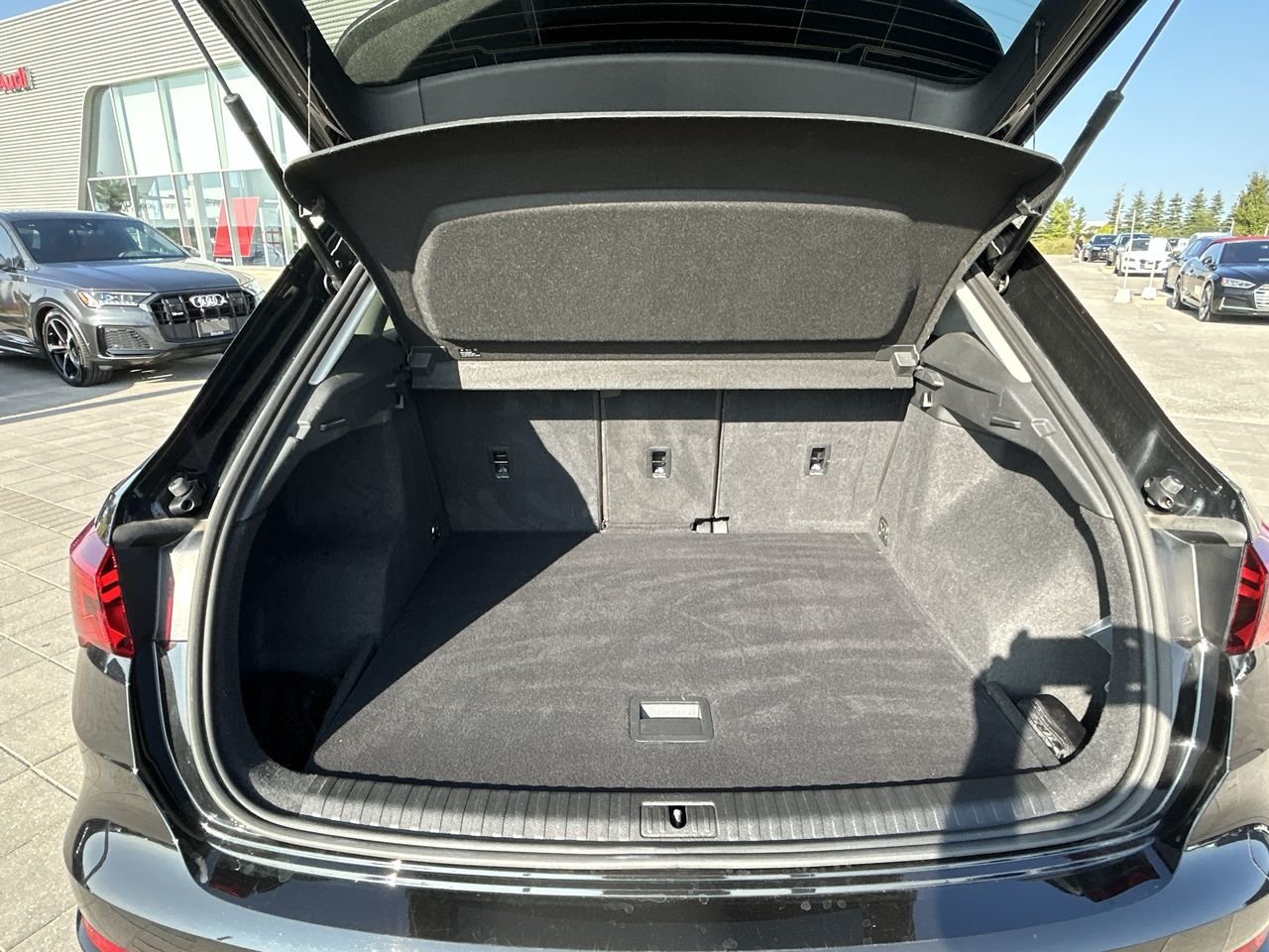 Used 2021 Mythos Black MET Audi Komfort image 30