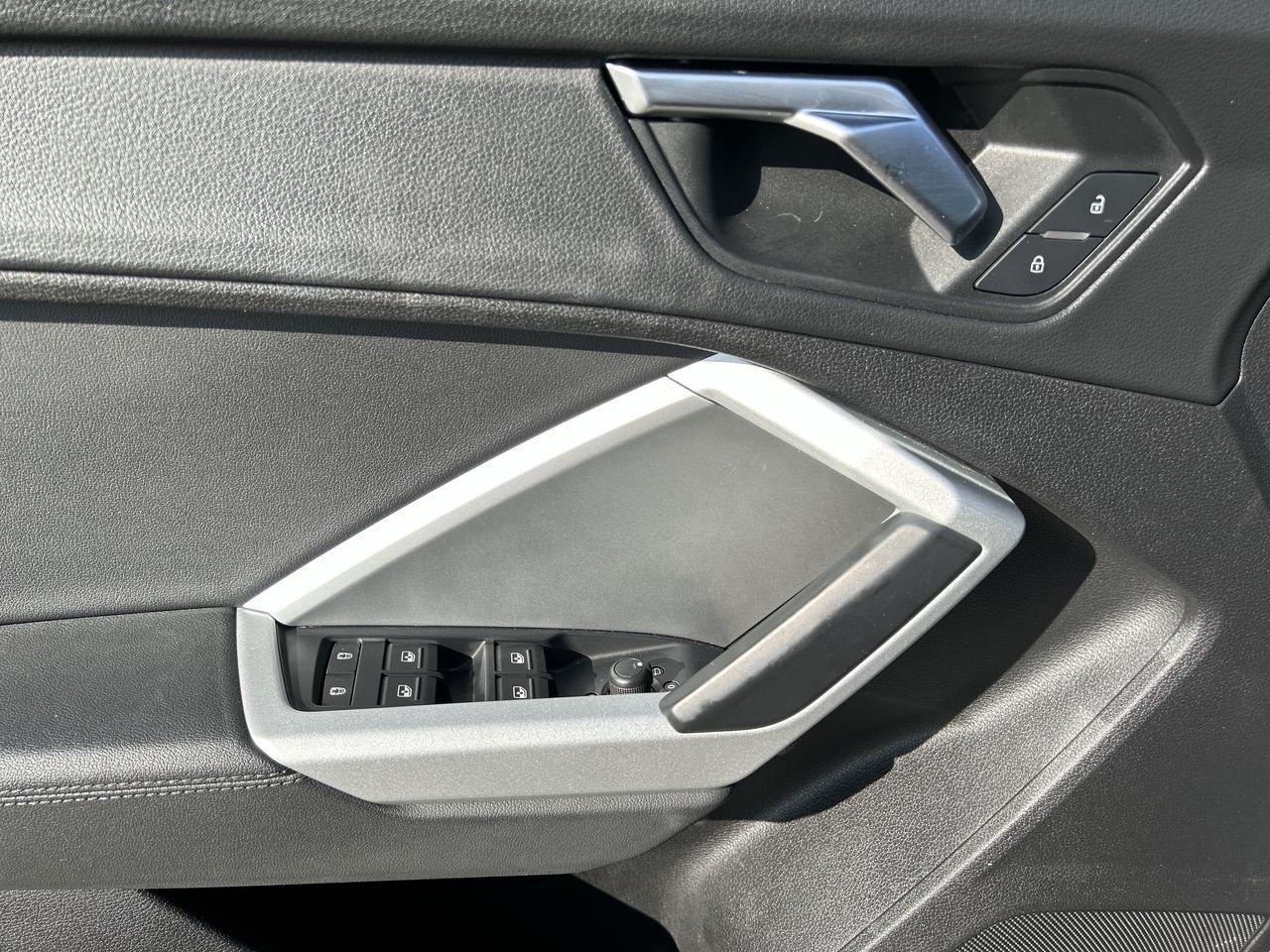 Used 2021 Mythos Black MET Audi Komfort image 21