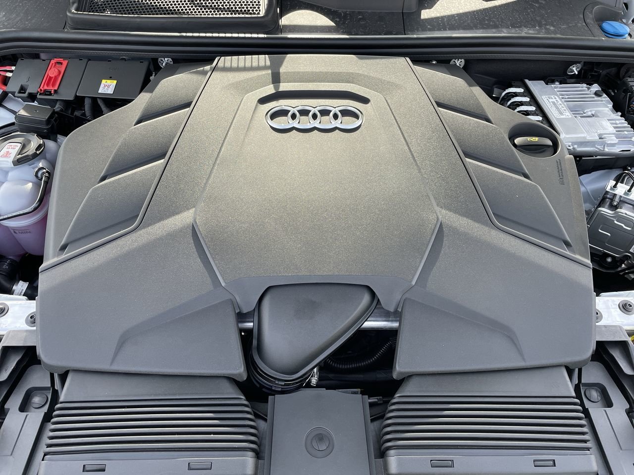 New 2023 Glacier White metallic Audi Komfort 55 TFSI quattro image 19