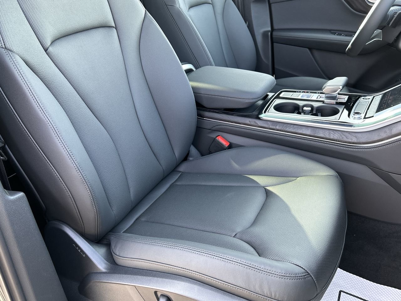 New 2023 Daytona grey pearl effect Audi Progressiv 55 TFSI quattro image 32