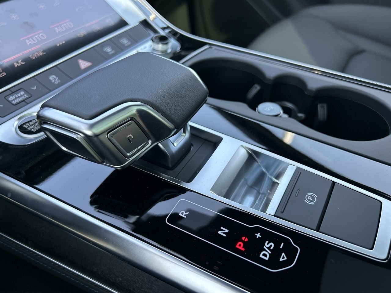 New 2023 Daytona grey pearl effect Audi Progressiv 55 TFSI quattro image 27