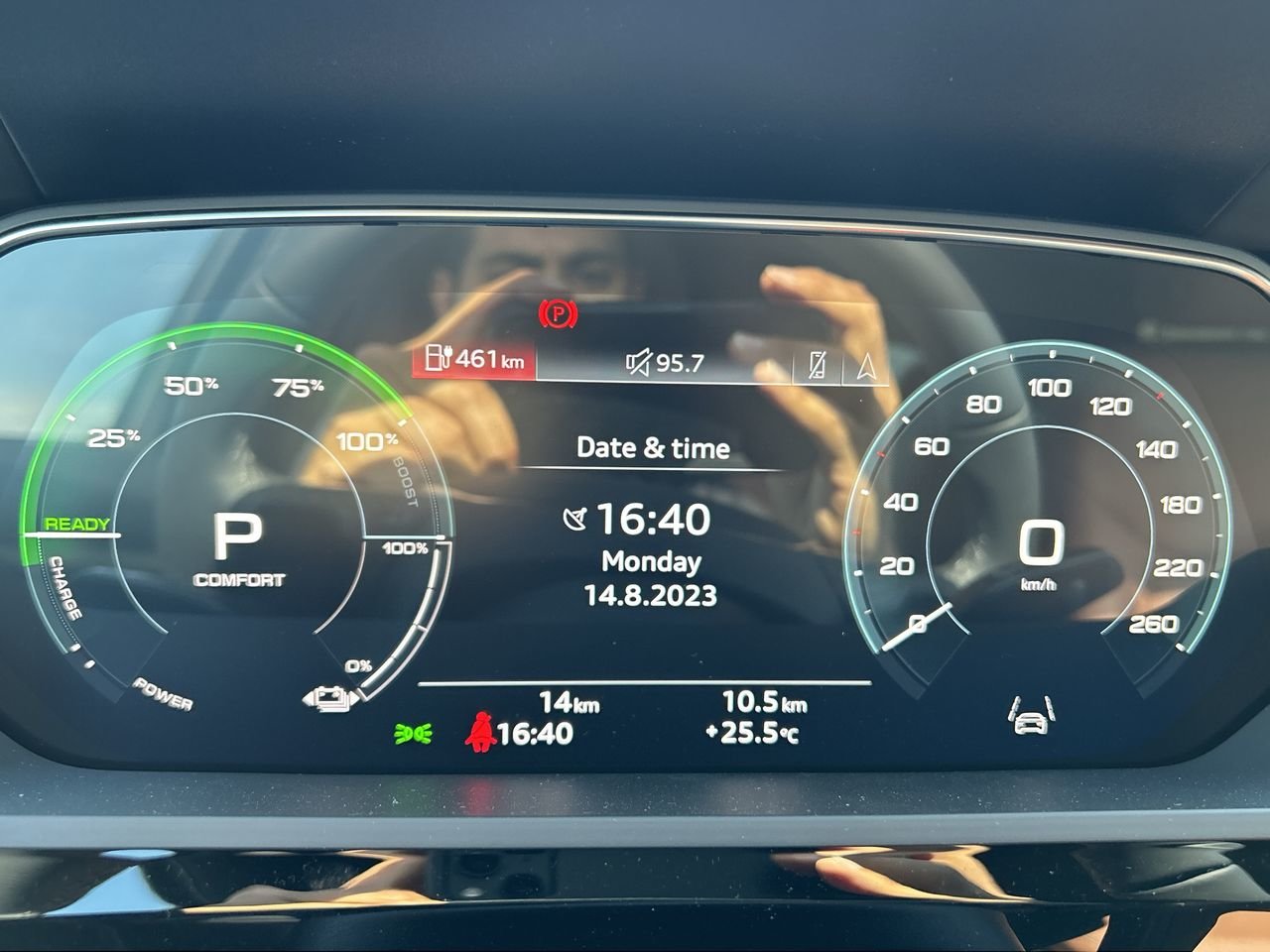 New 2024 Mythos Black metallic Audi Quattro image 22