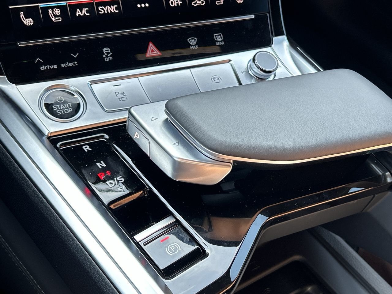 New 2024 Mythos Black metallic Audi Quattro image 27