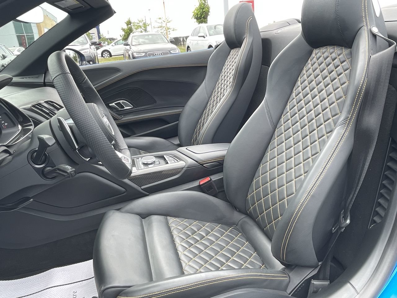 Used 2022 BLUE/YELLOW Audi 5.2 V10 Performance Quattro image 19
