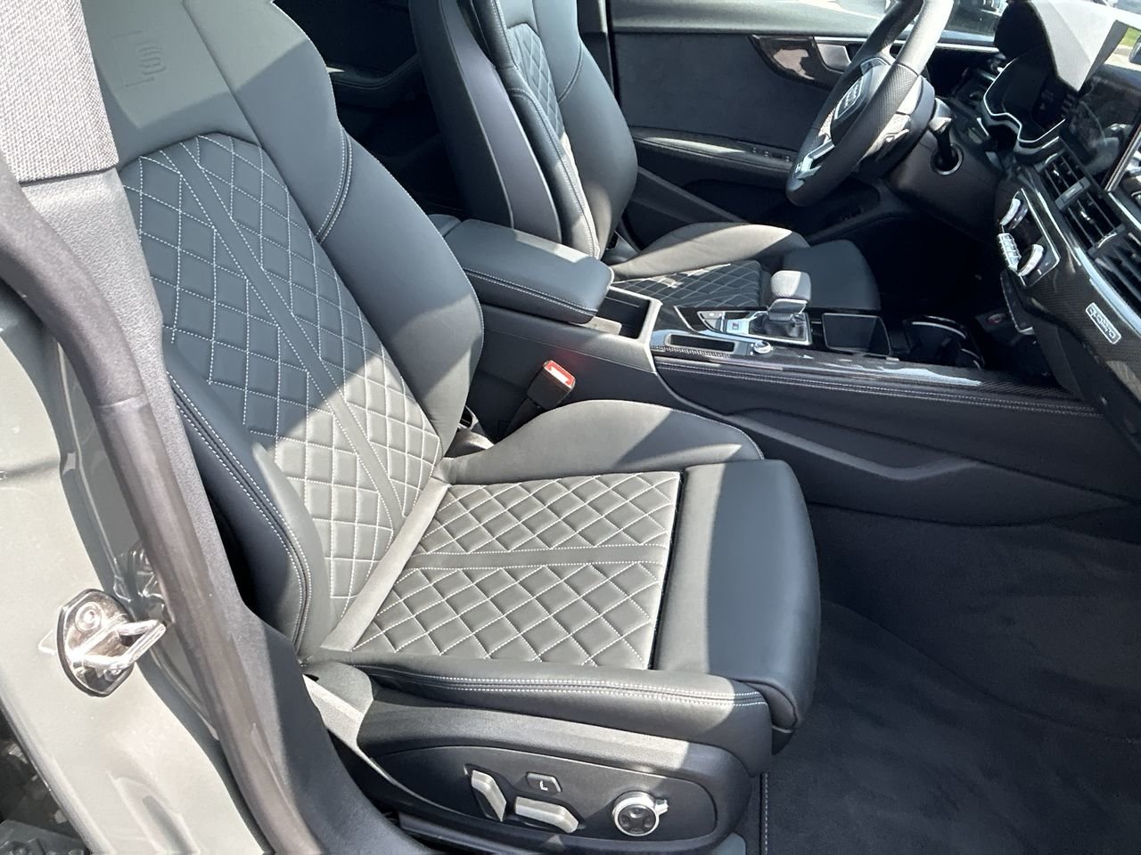 New 2023 Chronos grey metallic Audi Progressiv image 32