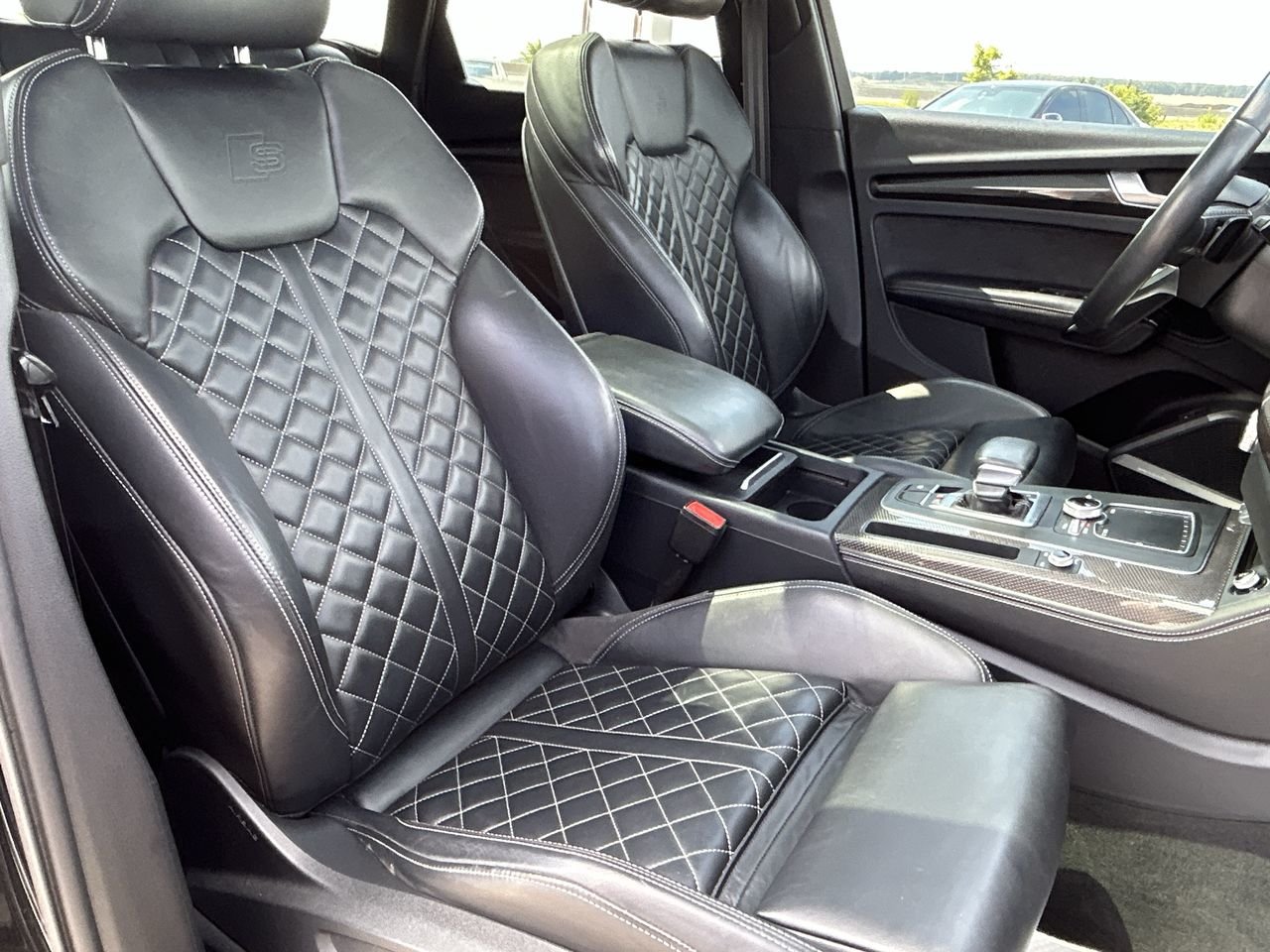 Used 2019 Mythos Black Met Audi Technik image 32