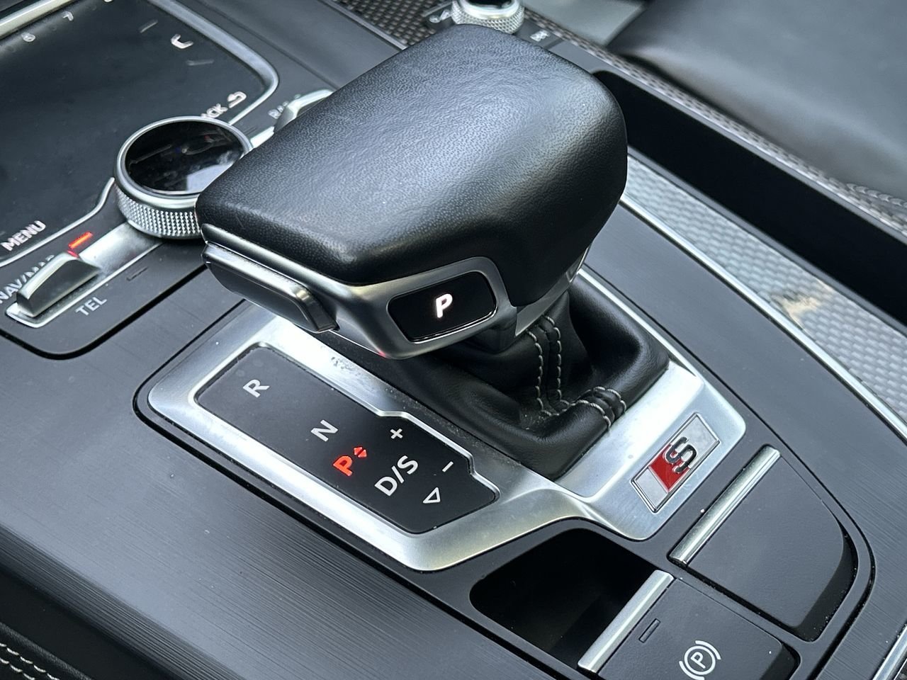 Used 2019 Mythos Black Met Audi Technik image 27