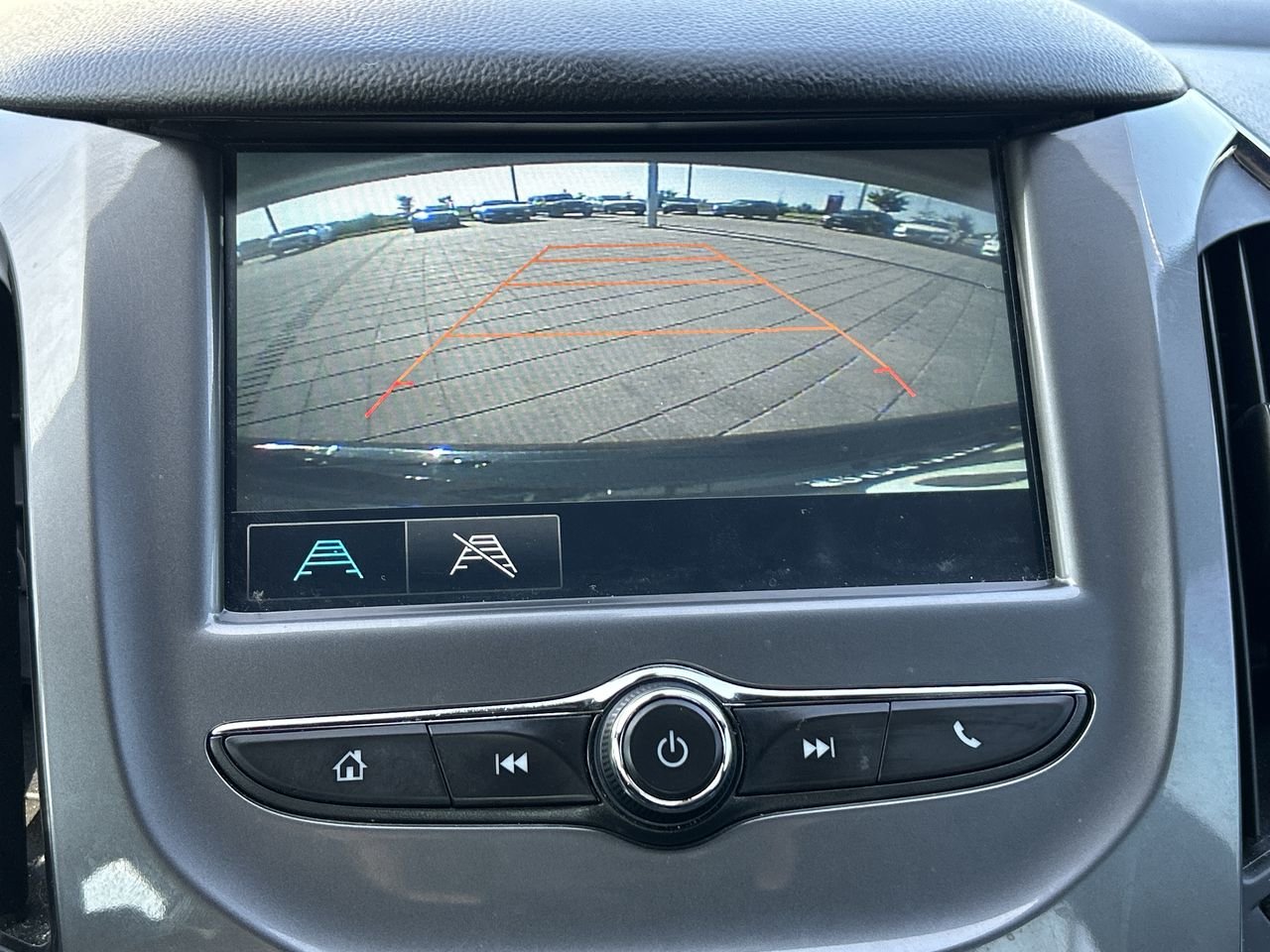 Used 2018 Mosaic Black (MET) Chevrolet LT image 24