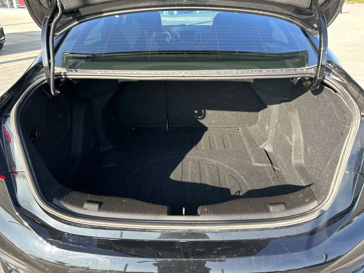 Used 2018 Mosaic Black (MET) Chevrolet LT image 29