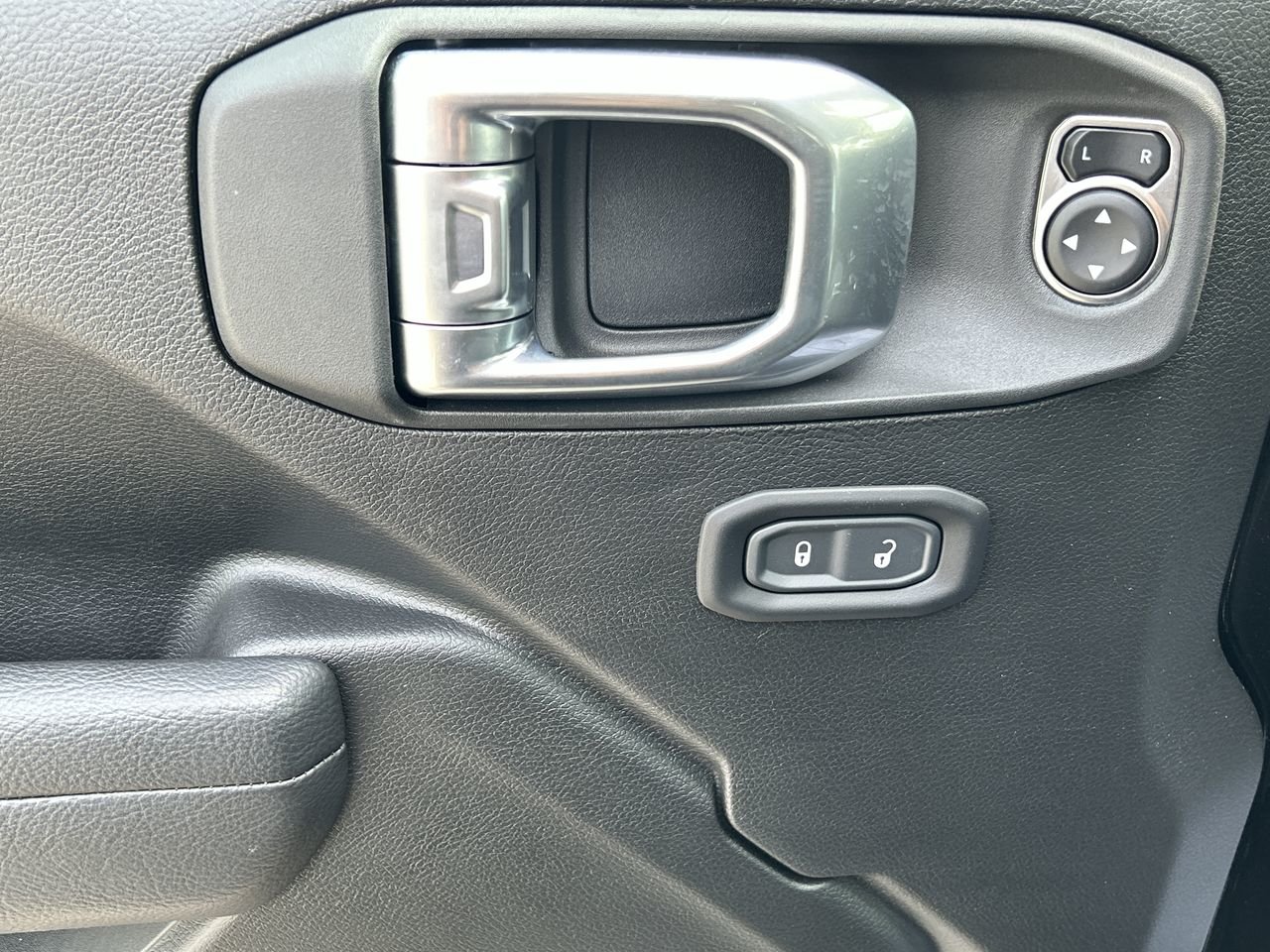 Used 2023 Black Jeep Rubicon image 20