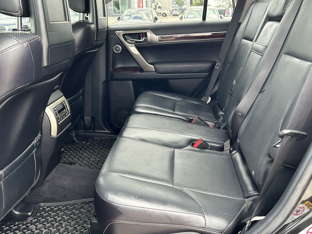 Used 2016 Starlight Black Mica Lexus 460 image 30